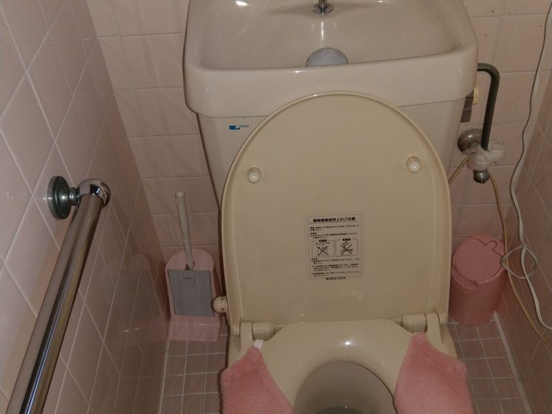 大阪府高石市トイレ水漏れ修理ボールタップ、ゴムフロート、フレキパイプ交換