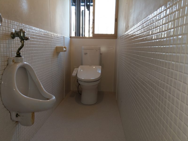 兵庫県川西市でのトイレ水漏れ修理からトイレ工事